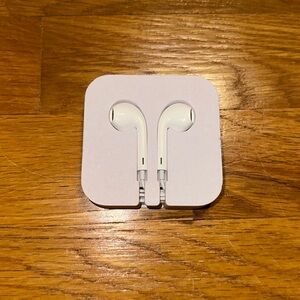 Apple - Wired Earphones - White - New